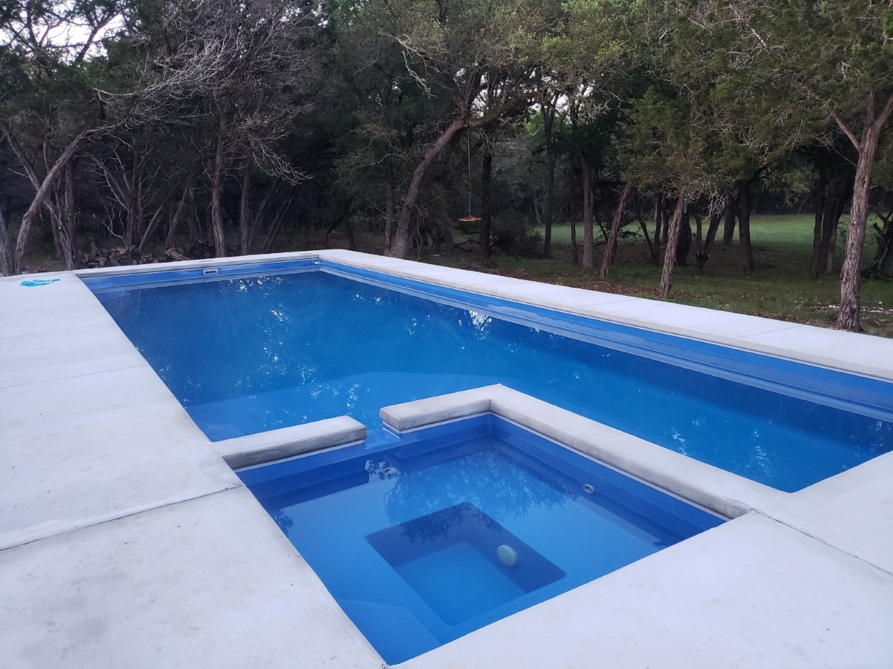 The Luxe Pool - Spa Corner View
