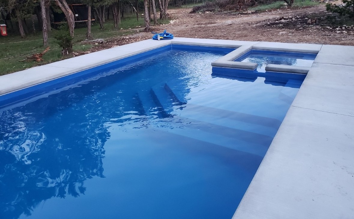 The Luxe Pool - Steps View