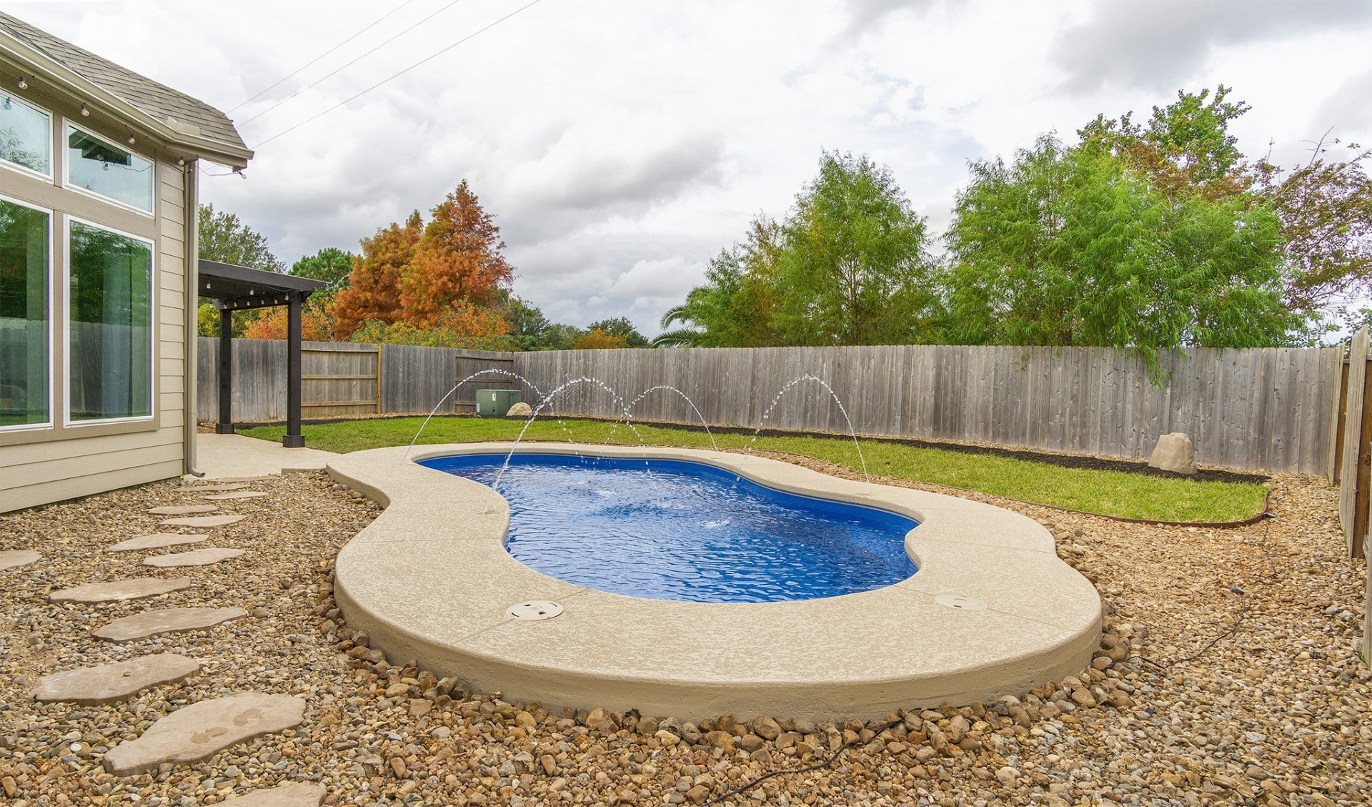 Luxury Resort-Style Pool